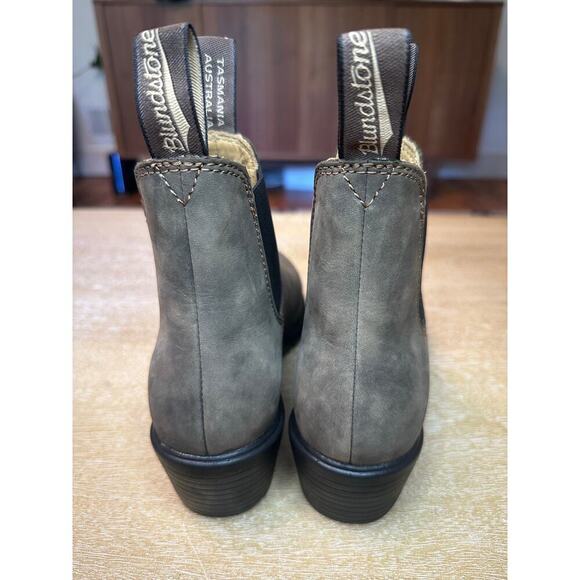 Blundstone Heeled Chelsea Boots #1673 Antique Brown size 6 - Picture 2 of 7